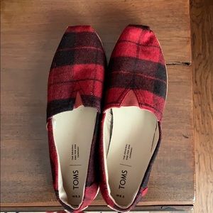 NWT TOMS Classic Red Plaid Felt on Leather